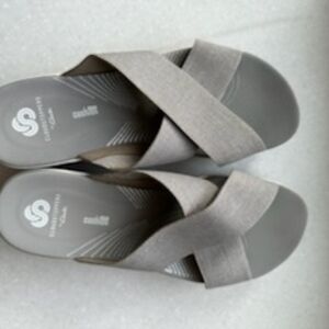 Cloudsteppers by Clarks Light Gray Slide Sandals